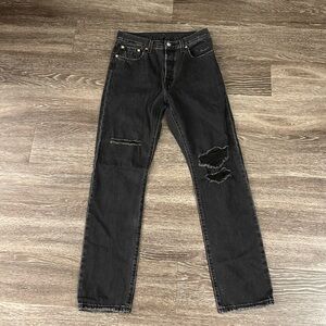 Levi’s 501 Modern Distressed Jean W28